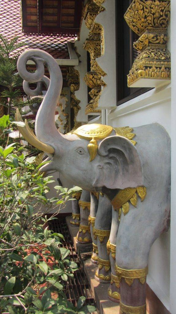 Elephants Chiang Rai temple
