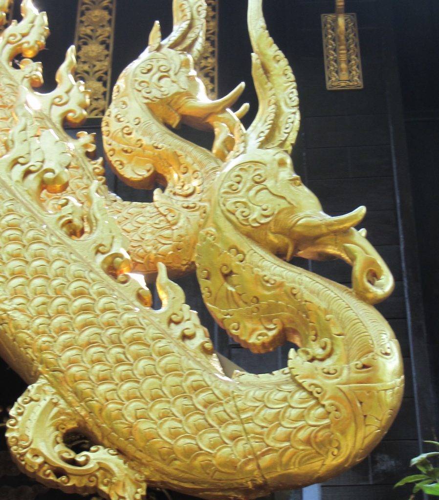 Golden dragon carving Hong Luang Saengkaew Museum