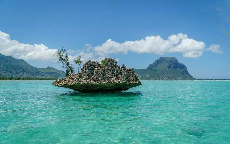 Blue Safari Mauritius Excursions – A Submarine Journey