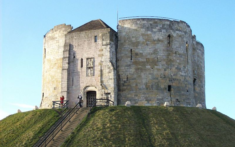 York Cliffords Tower - York Wall Walk