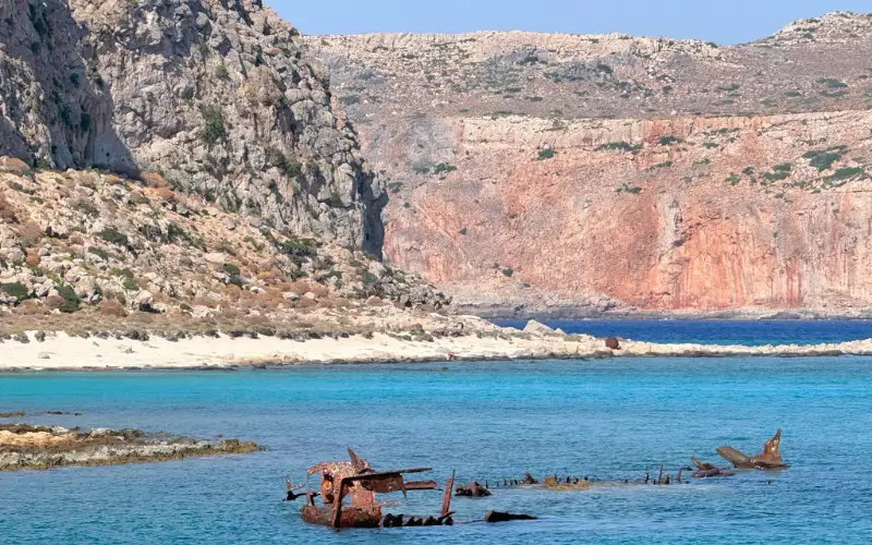 5 days in Crete Itinerary - Manassa Rose Shipwreck: Seen on the cruise - Amy Loizou